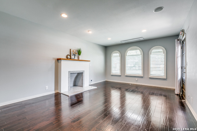 Image 6 of 25 For 1714 Summit W