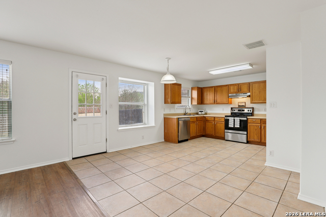 Listing photo id 9 for 234 Val Verde