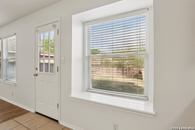 Listing photo id 12 for 234 Val Verde