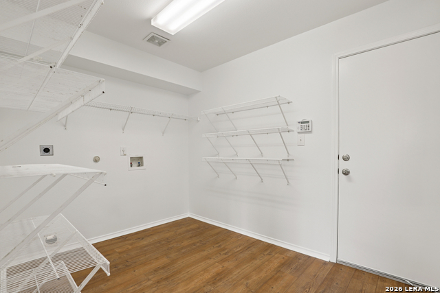 Listing photo id 15 for 234 Val Verde