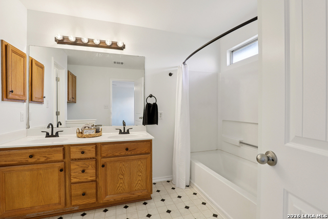 Listing photo id 25 for 234 Val Verde