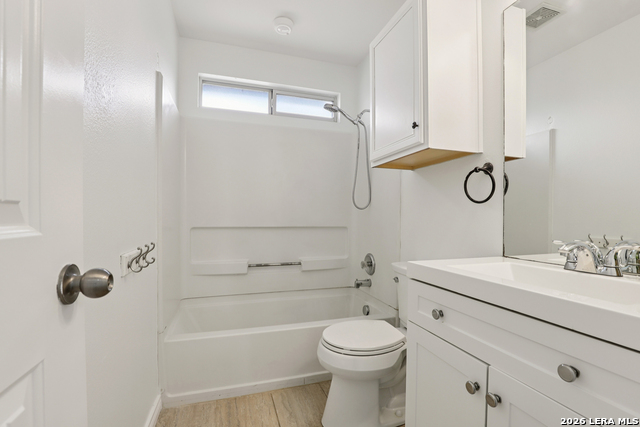 Listing photo id 31 for 234 Val Verde