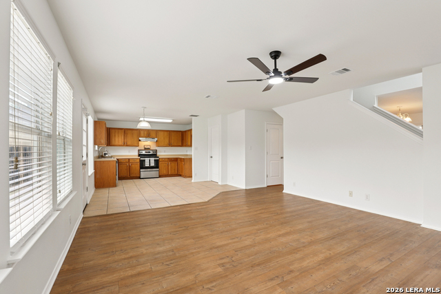 Listing photo id 5 for 234 Val Verde