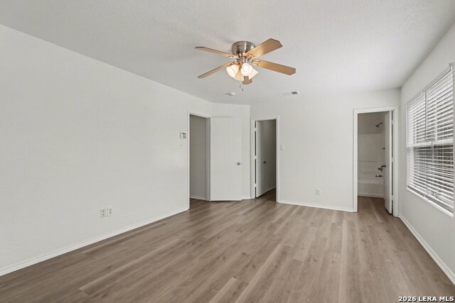 Image 20 of 31 For 9966 Sungate