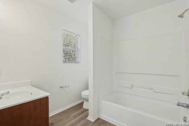 Image 27 of 31 For 9966 Sungate