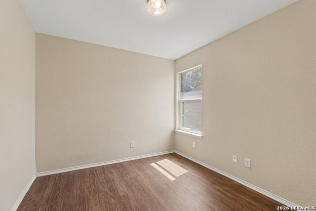 Image 23 of 32 For 6419 Ithaca  