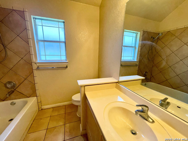 Image 11 of 15 For 131 La Garde