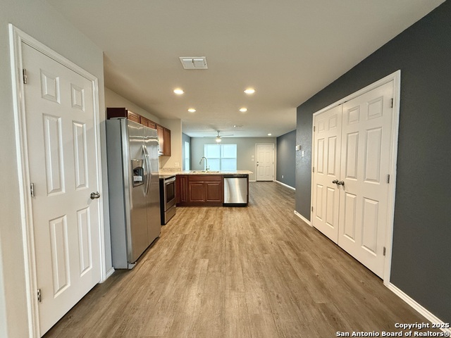 Image 11 of 27 For 8114 Apex Vw