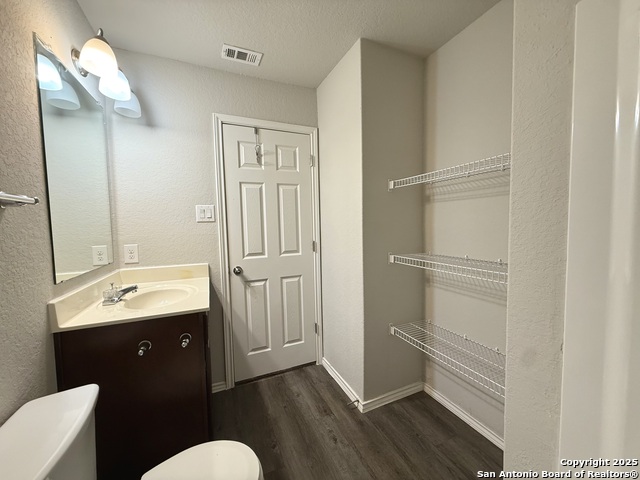 Image 25 of 27 For 8114 Apex Vw