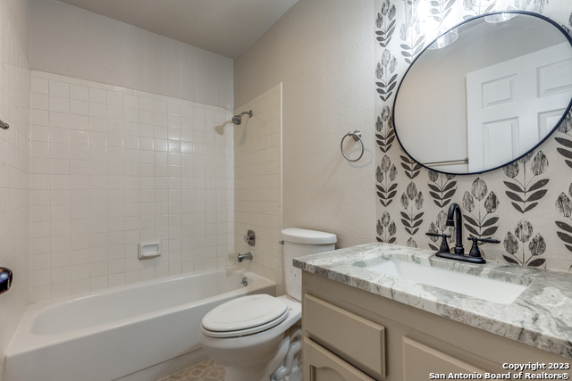 Image 10 of 18 For 9018 Island View St