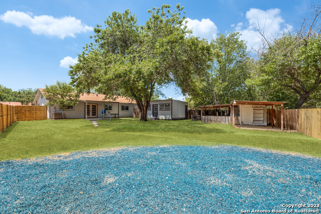 Image 12 of 18 For 9018 Island View St