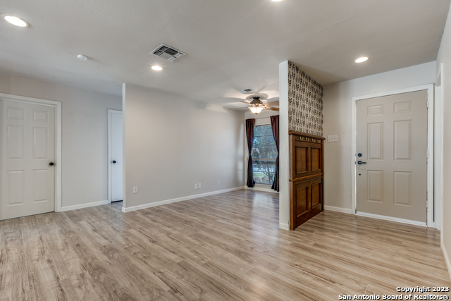 Image 2 of 18 For 9018 Island View St