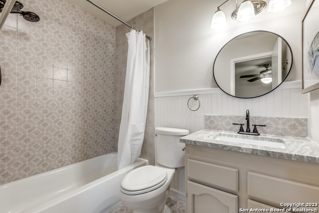 Image 7 of 18 For 9018 Island View St