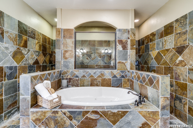 Image 14 of 30 For 386 Wentworth