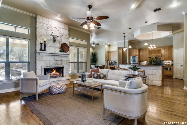 Image 2 of 30 For 386 Wentworth