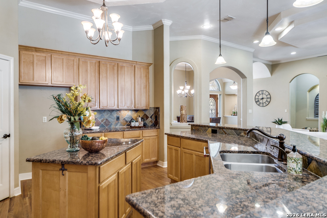 Image 8 of 30 For 386 Wentworth