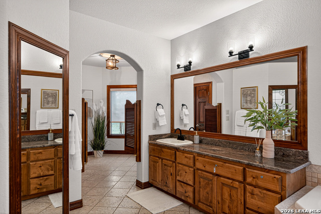 Image 30 of 63 For 22914 Fossil Peak