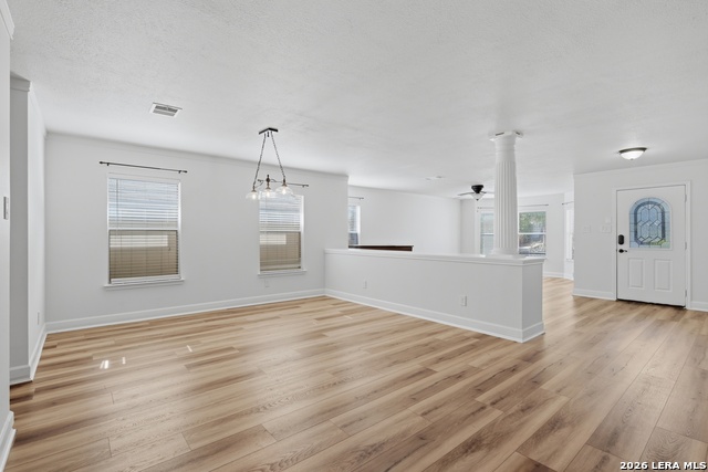 Image 16 of 39 For 1527 Jasmine Dr