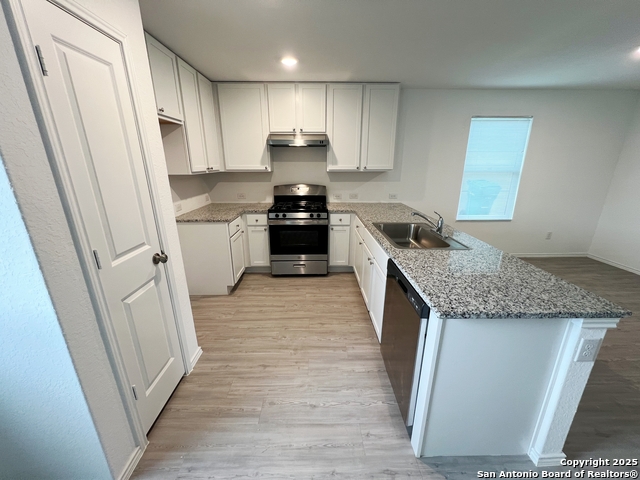 Listing photo id 8 for 7227 Satellite Way