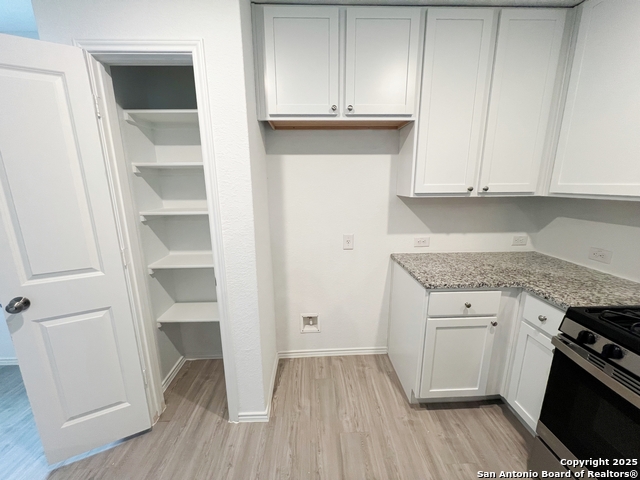 Listing photo id 11 for 7227 Satellite Way