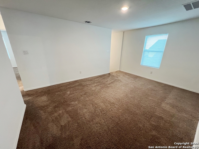 Listing photo id 15 for 7227 Satellite Way