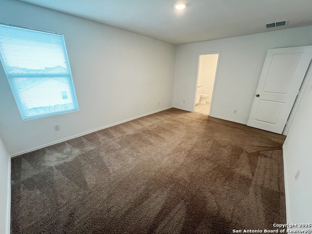 Listing photo id 17 for 7227 Satellite Way