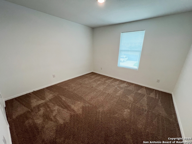 Listing photo id 26 for 7227 Satellite Way
