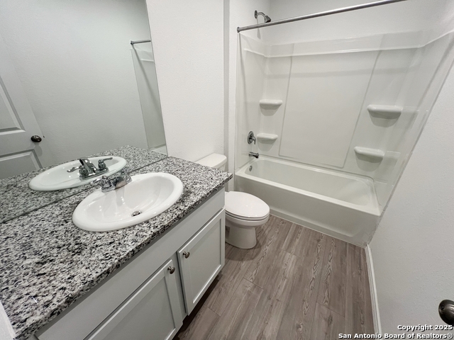 Listing photo id 29 for 7227 Satellite Way