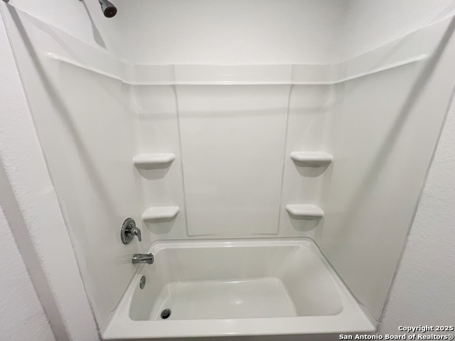 Listing photo id 30 for 7227 Satellite Way