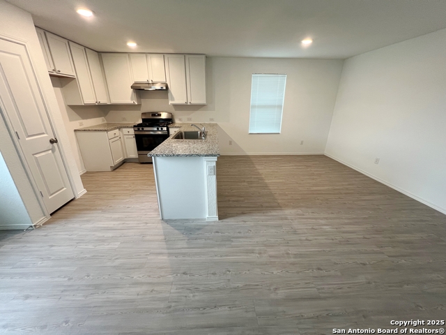 Listing photo id 5 for 7227 Satellite Way