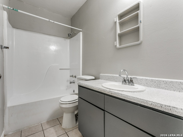 Image 11 of 12 For 7575 Windsor Oaks