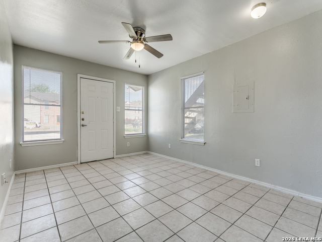 Image 3 of 12 For 7575 Windsor Oaks