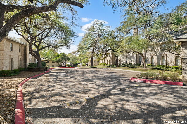 Image 28 of 33 For 8415 Fredericksburg Rd  907