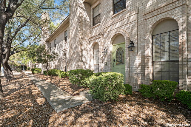 Image 31 of 33 For 8415 Fredericksburg Rd  907