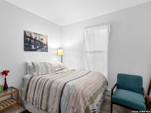 Image 13 of 16 For 215 Beauregard - Unit B