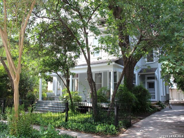 Image 15 of 16 For 215 Beauregard - Unit B