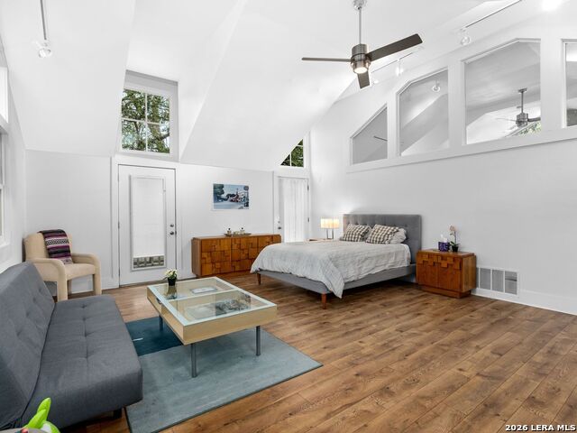 Image 5 of 16 For 215 Beauregard - Unit B