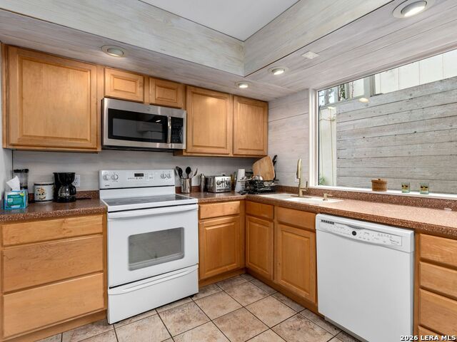 Image 9 of 16 For 215 Beauregard - Unit B