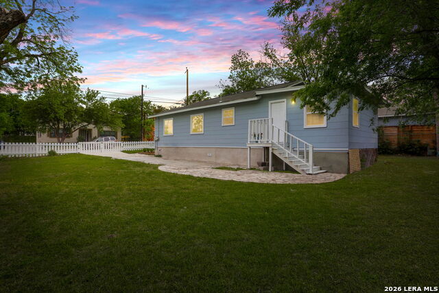 Image 16 of 17 For 308 Andrews  