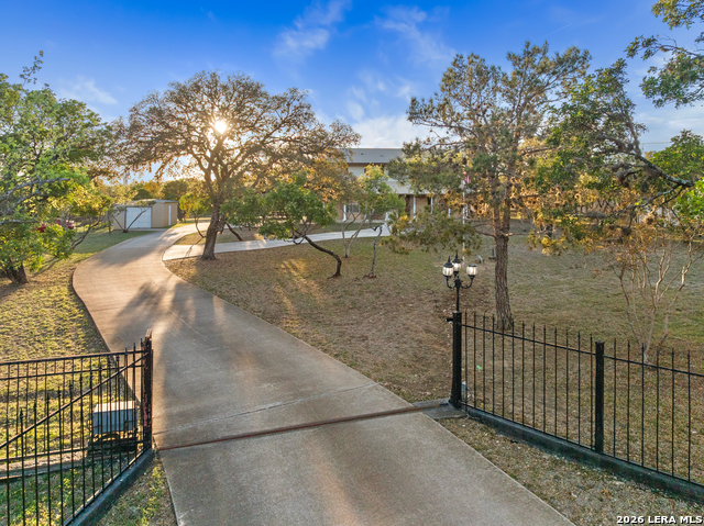 Image 2 of 41 For 205 Rolling Oaks