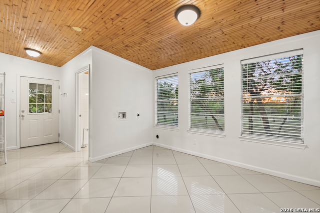 Image 22 of 41 For 205 Rolling Oaks