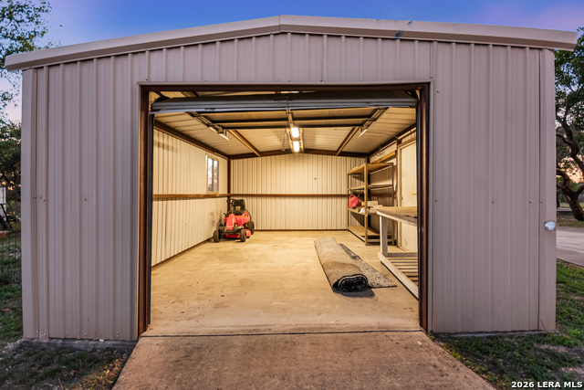 Image 33 of 41 For 205 Rolling Oaks