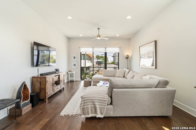 Image 11 of 45 For 303 Cypress Unit 101 W