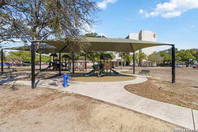 Image 39 of 45 For 303 Cypress Unit 101 W