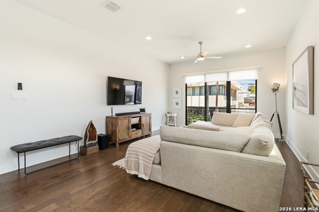 Image 8 of 45 For 303 Cypress Unit 101 W