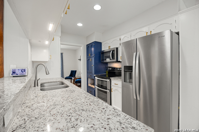 Image 16 of 43 For 2037 Windy Trl