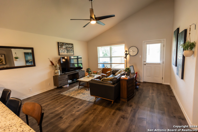 Image 24 of 43 For 5015 Dancing Gopher