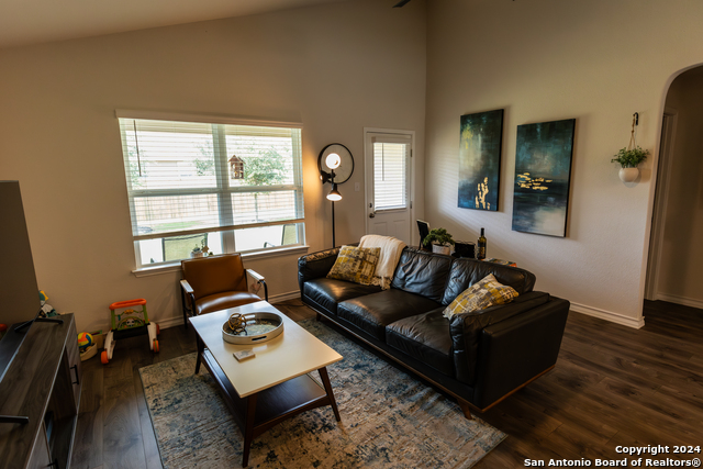 Image 25 of 43 For 5015 Dancing Gopher