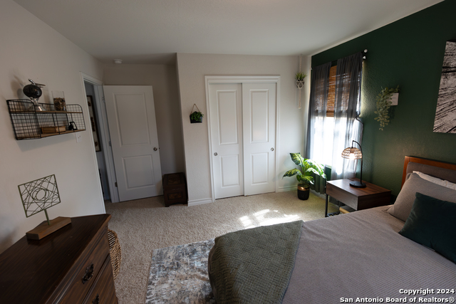 Image 30 of 43 For 5015 Dancing Gopher