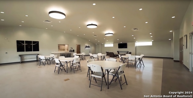 Image 40 of 43 For 5015 Dancing Gopher